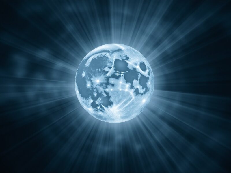 La Lune en Magie Blanche : Lumière et Influence Mystique